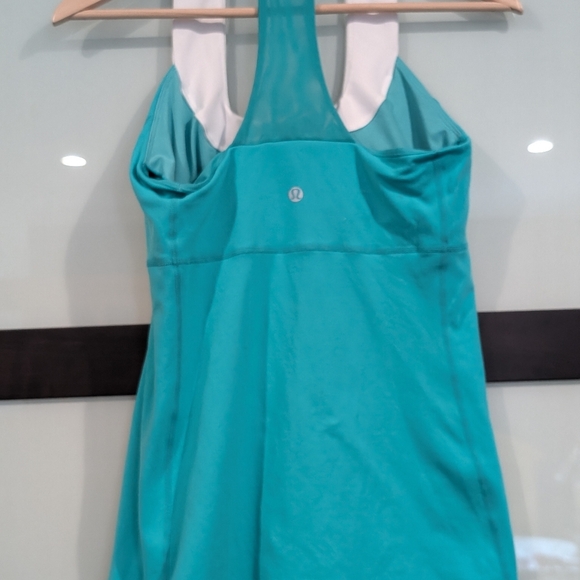 Vintage Lululemon work out top - Picture 2 of 2